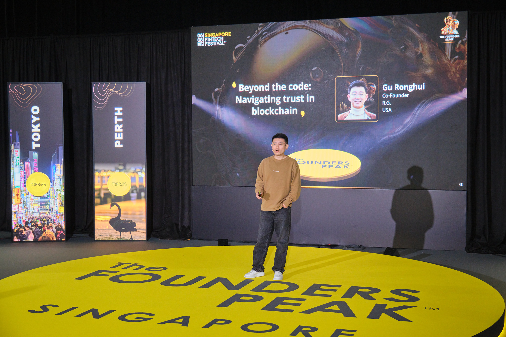 ビット 　FinTech　9さつ SFF 2025 10 Years On-Chain