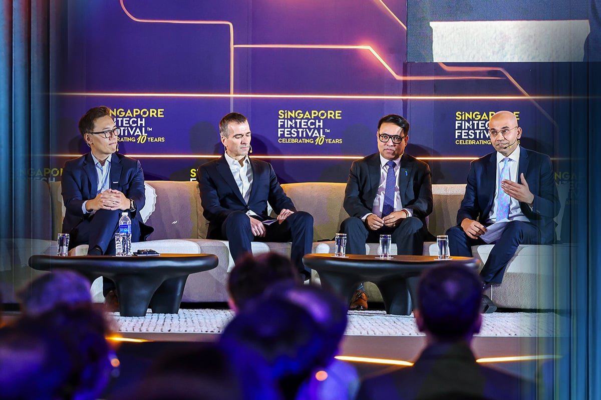 sff26_exec_img_c02